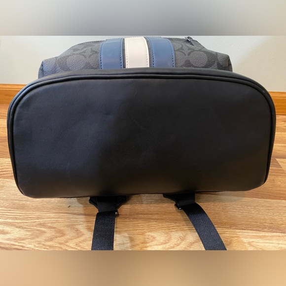 blue and black coach backpack Men's Charter Graphic Charcoal One Size : Clothing, Shoes & Jewelry It reflects our ongoing commitment to helping reduce our impact on the planet. Coach Black and Blue Men\'s